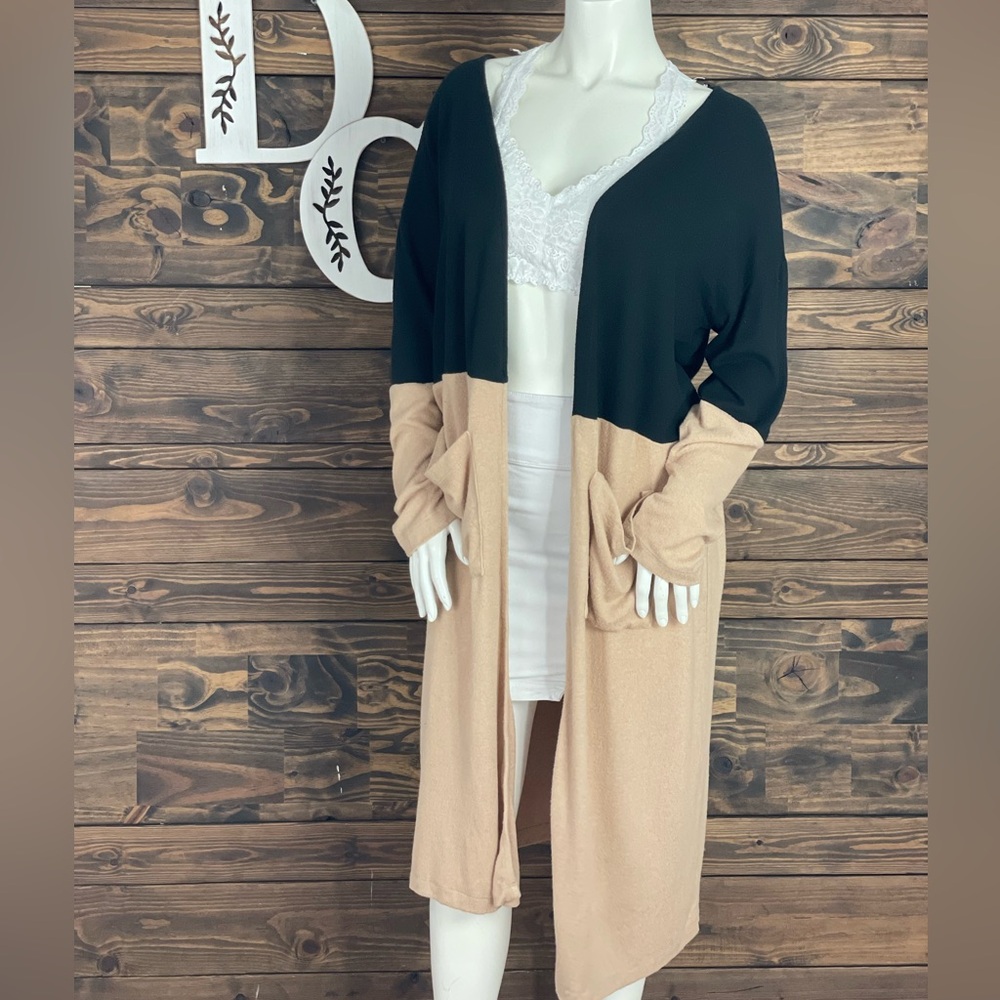Bobeau | Colorblock Knitted Long Duster Cardigan Black Tan Plush Sweater - Picture 7 of 11